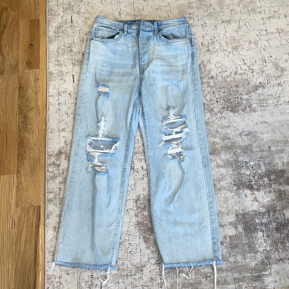Wild fable light wash straight leg ripped Jean